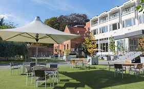 The Lincoln Hotel